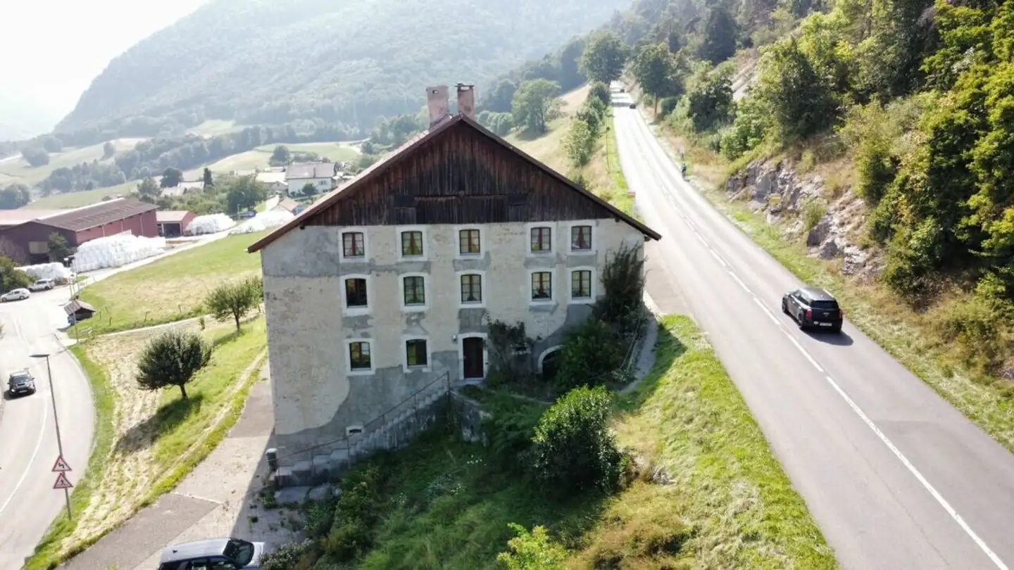 Edificio residenziale in vendita - Route De La Tourne 1, 2019 Rochefort - Photo 2