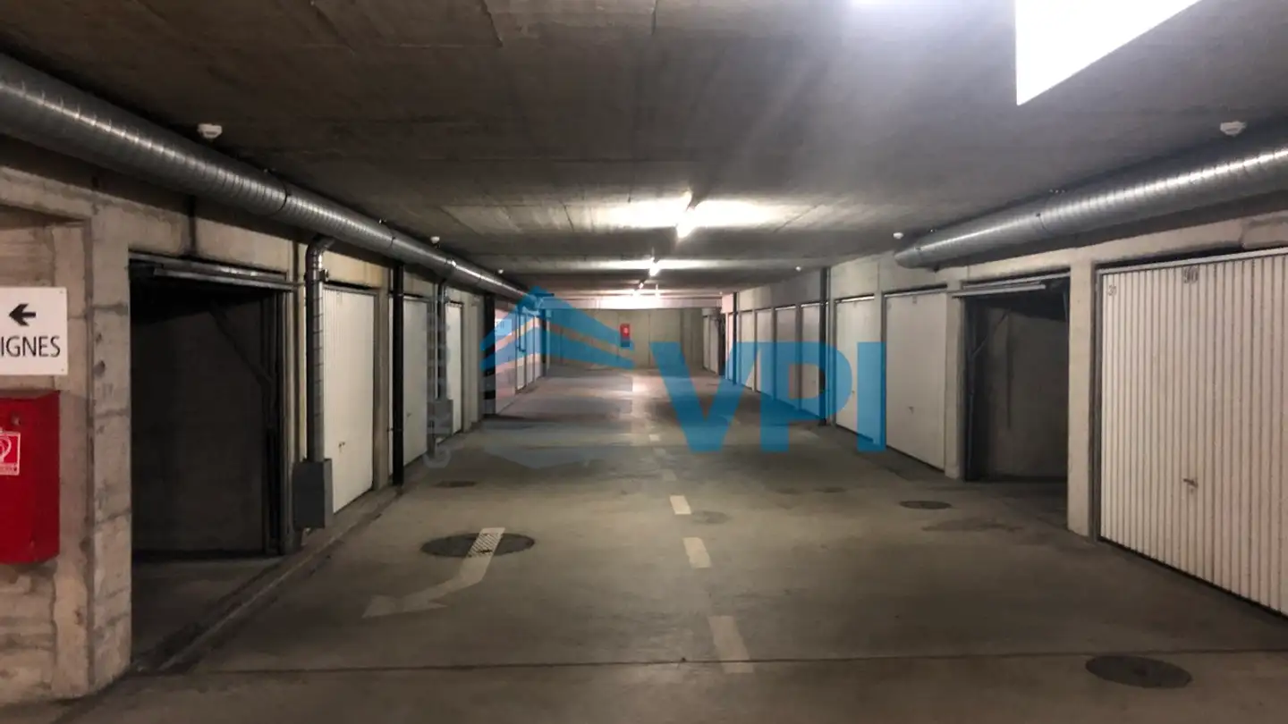 Underground parking space for rent - Chemin Des Vignes 15, 1213 Petit-Lancy - Photo 2