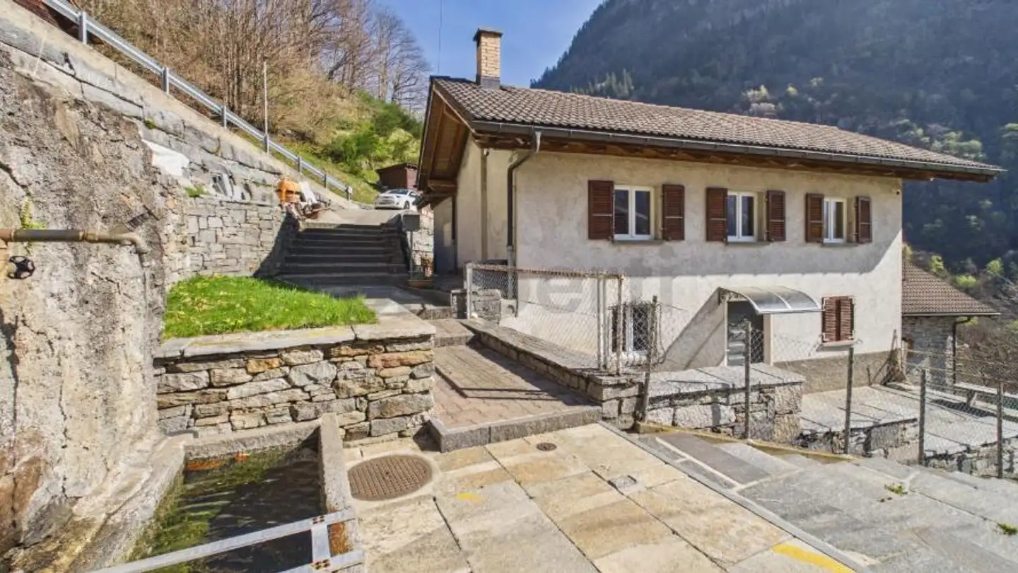 Single house for sale - 6542 Buseno