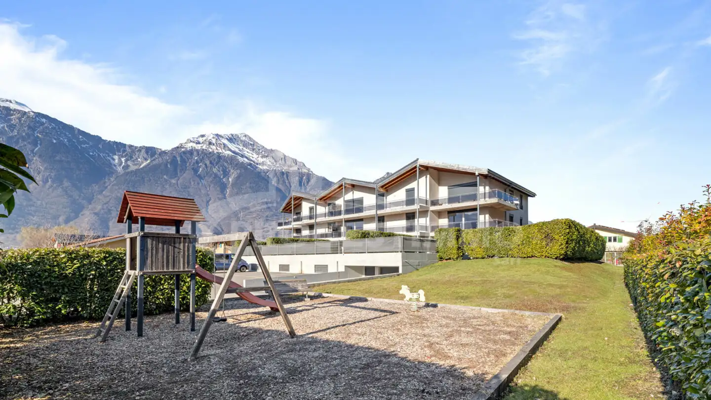 Stepped apartment for sale - 1906 Charrat