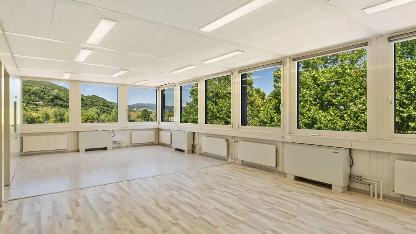 Office space for rent - Route De Soleure 12, 2072 St-Blaise