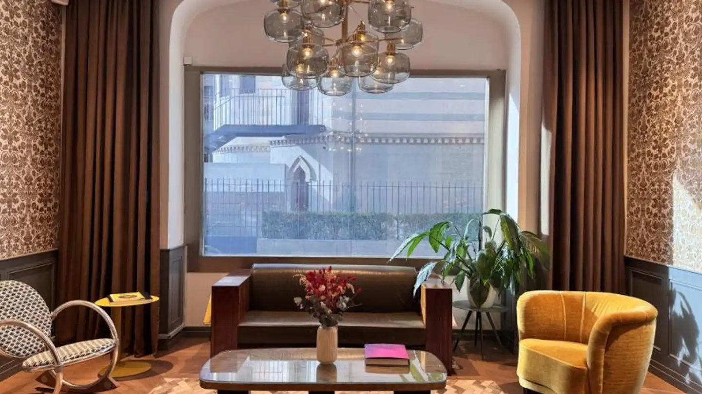 Bureau à louer - Place de la Synagogue 5, 1204 Genève