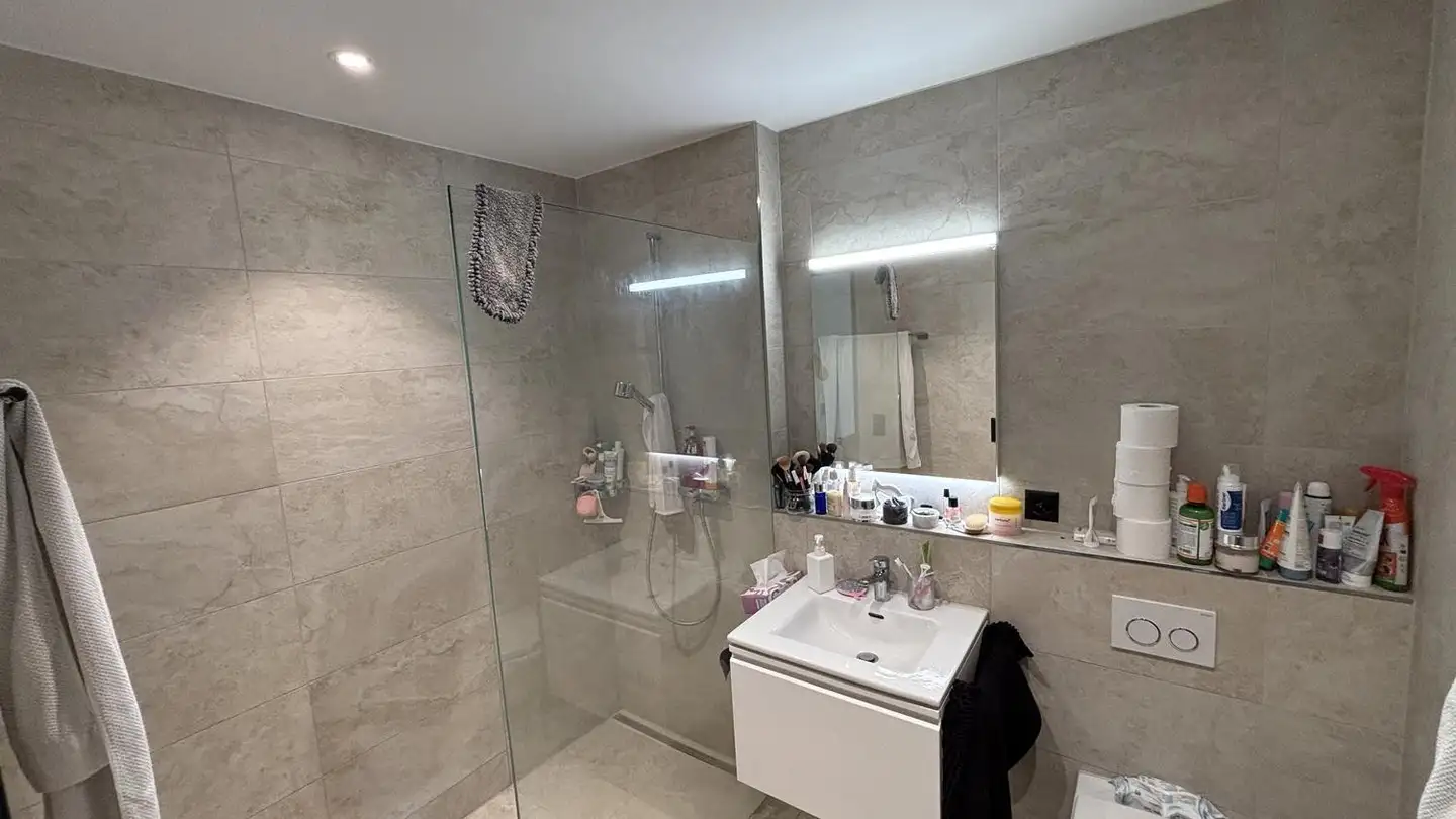 Wohnung mieten - In Der Weid 15, 8122 Binz - Foto 4