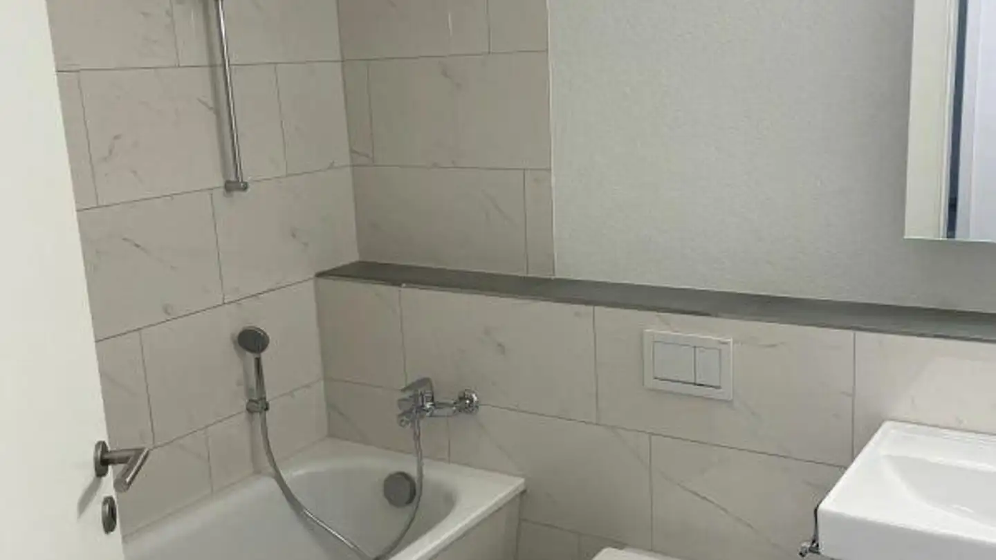 Apartment for rent - Obere Dorfstrasse 12, 5034 Suhr - Photo 4