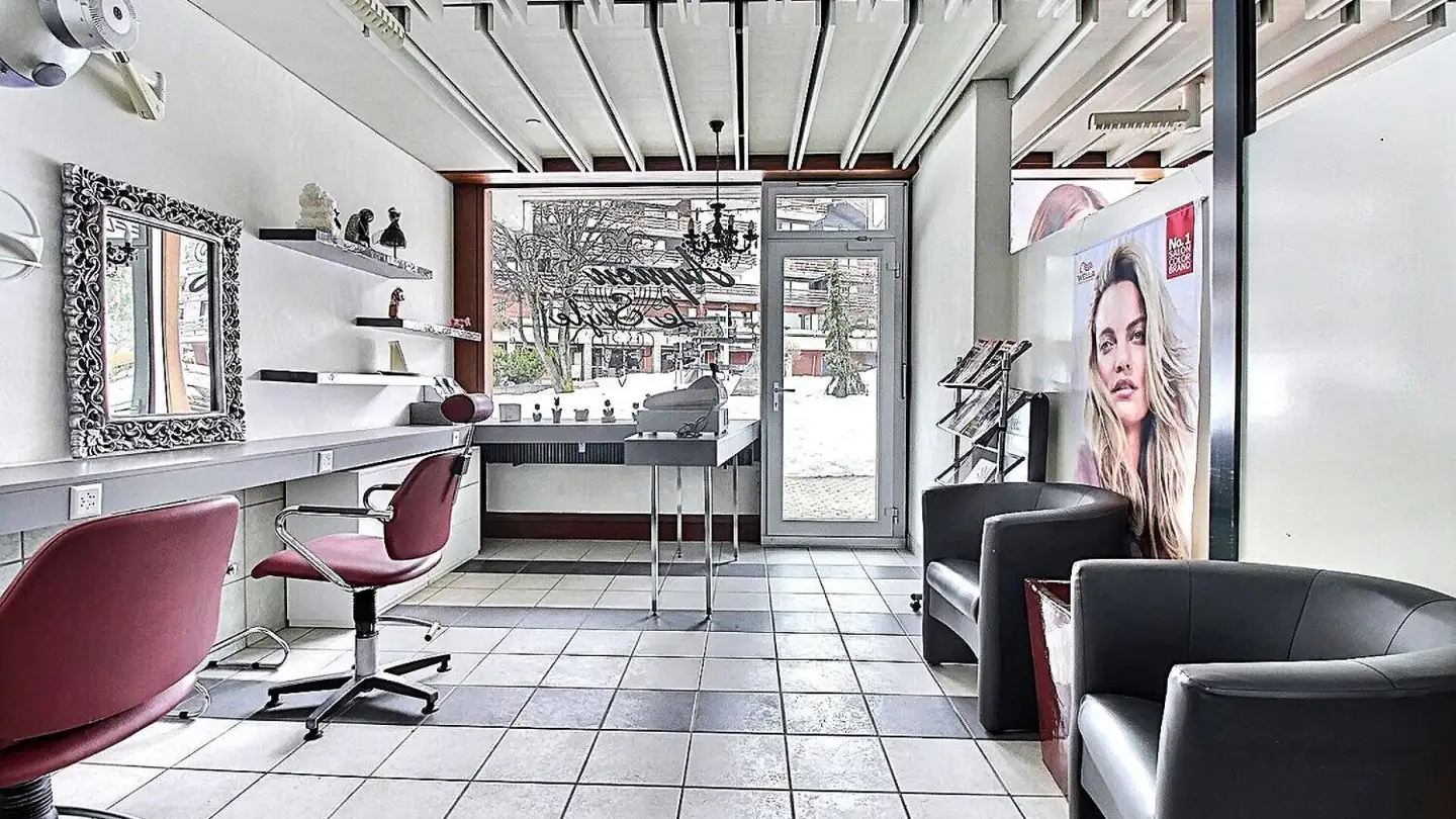 Commercial à vendre - Place Du Village 4, 1972 Anzère