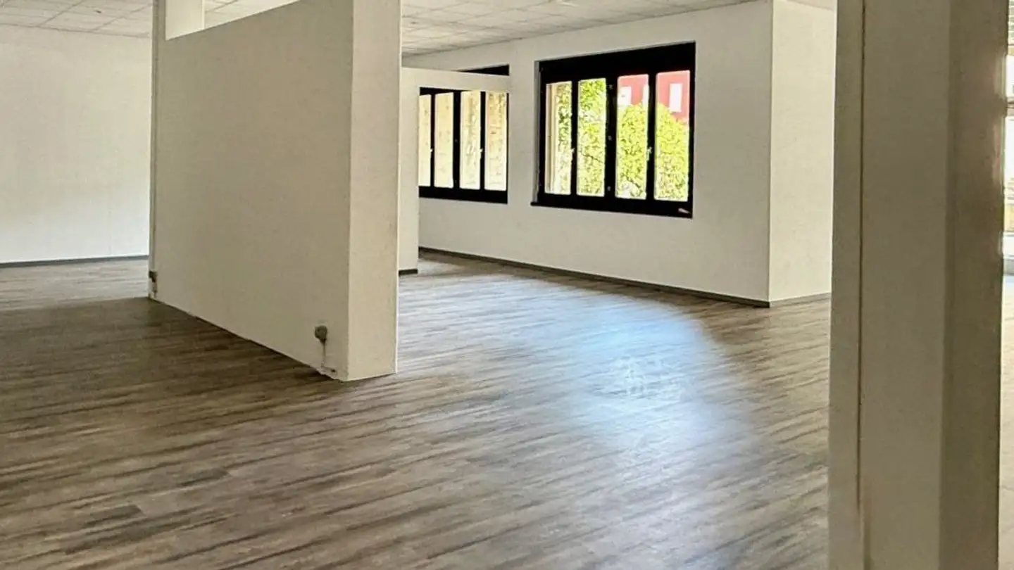 Commercial for rent - Contrada San Marco 40, 6982 Agno