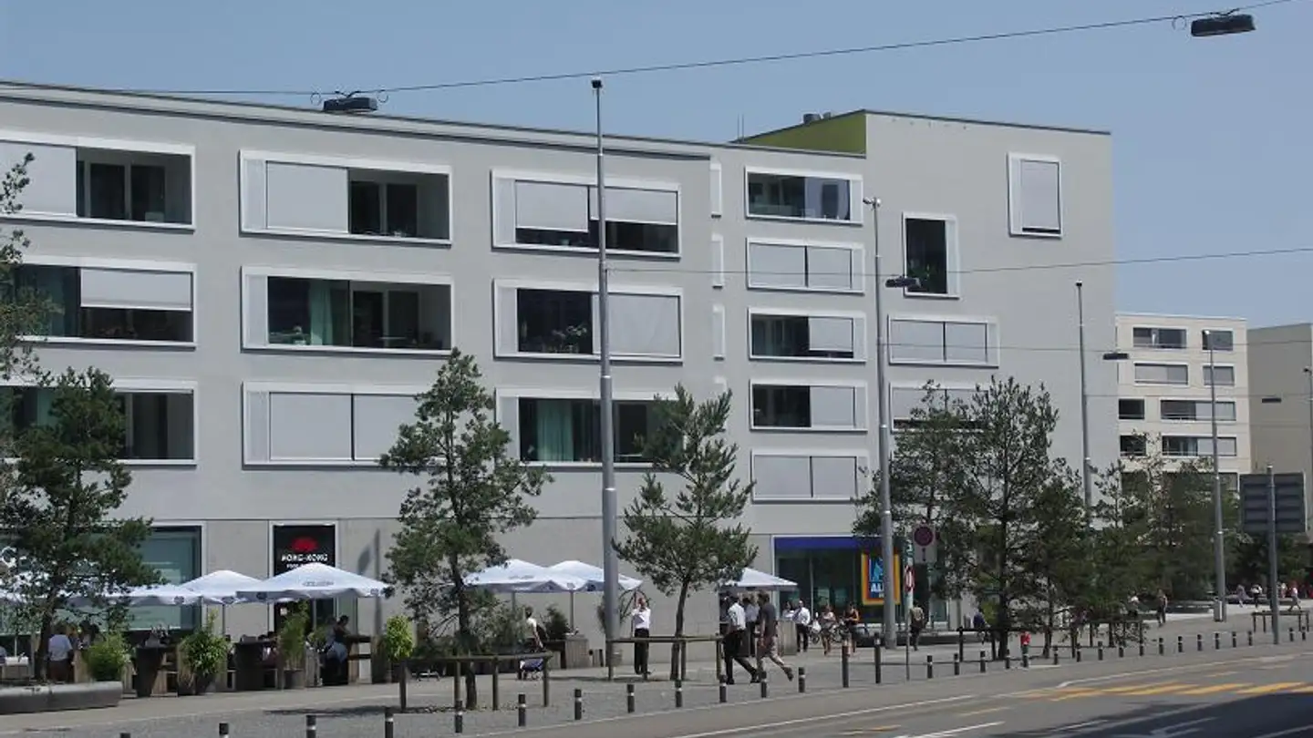 Tiefgaragenstellplatz mieten - Armin-Bollinger-Weg 1, 8050 Zürich