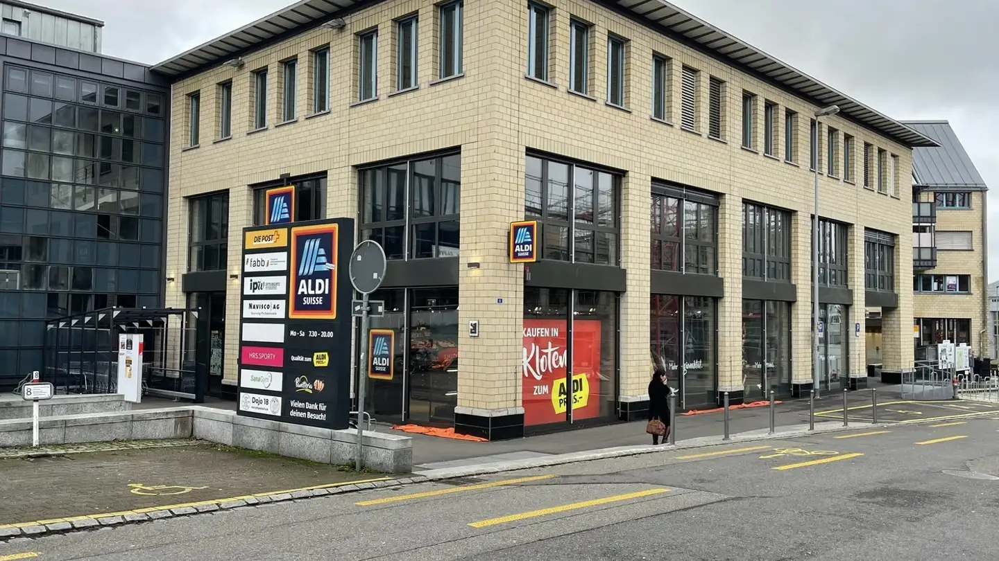 Underground parking space for rent - Bahnhofstrasse 6, 8302 Kloten - Photo 2