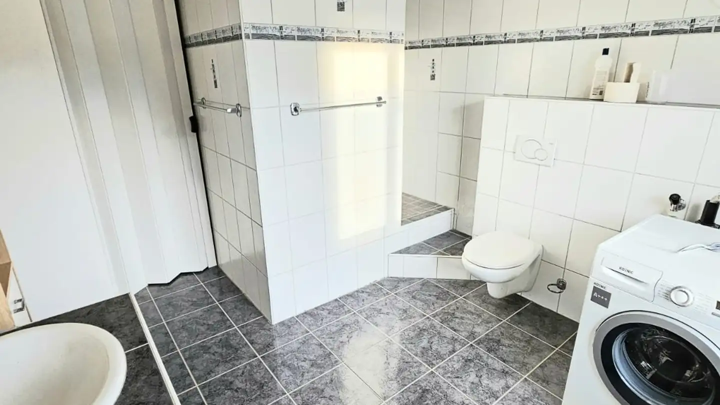 Appartement à louer - 5037 Muhen - Photo 3