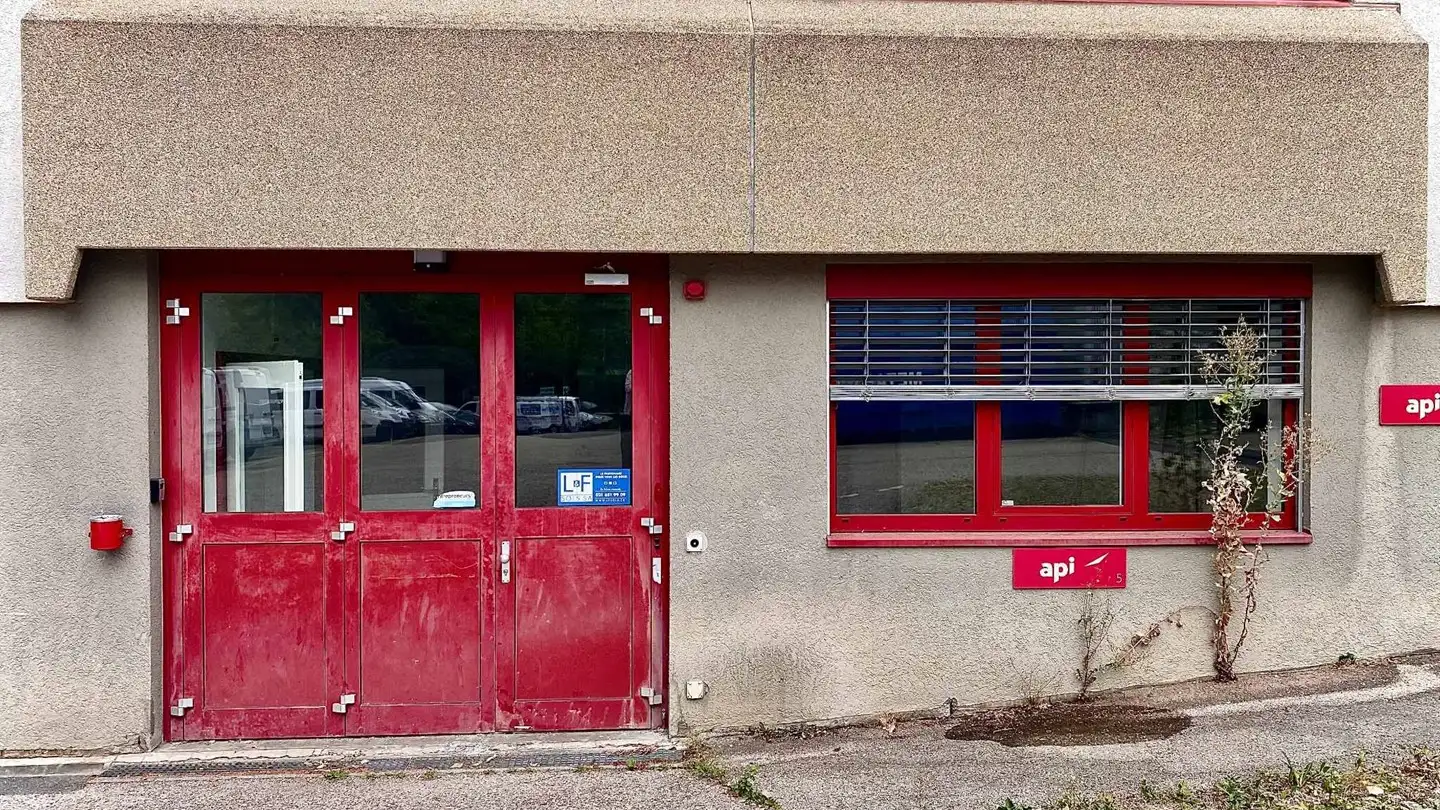 Mixed-use building for rent - 1010 Lausanne