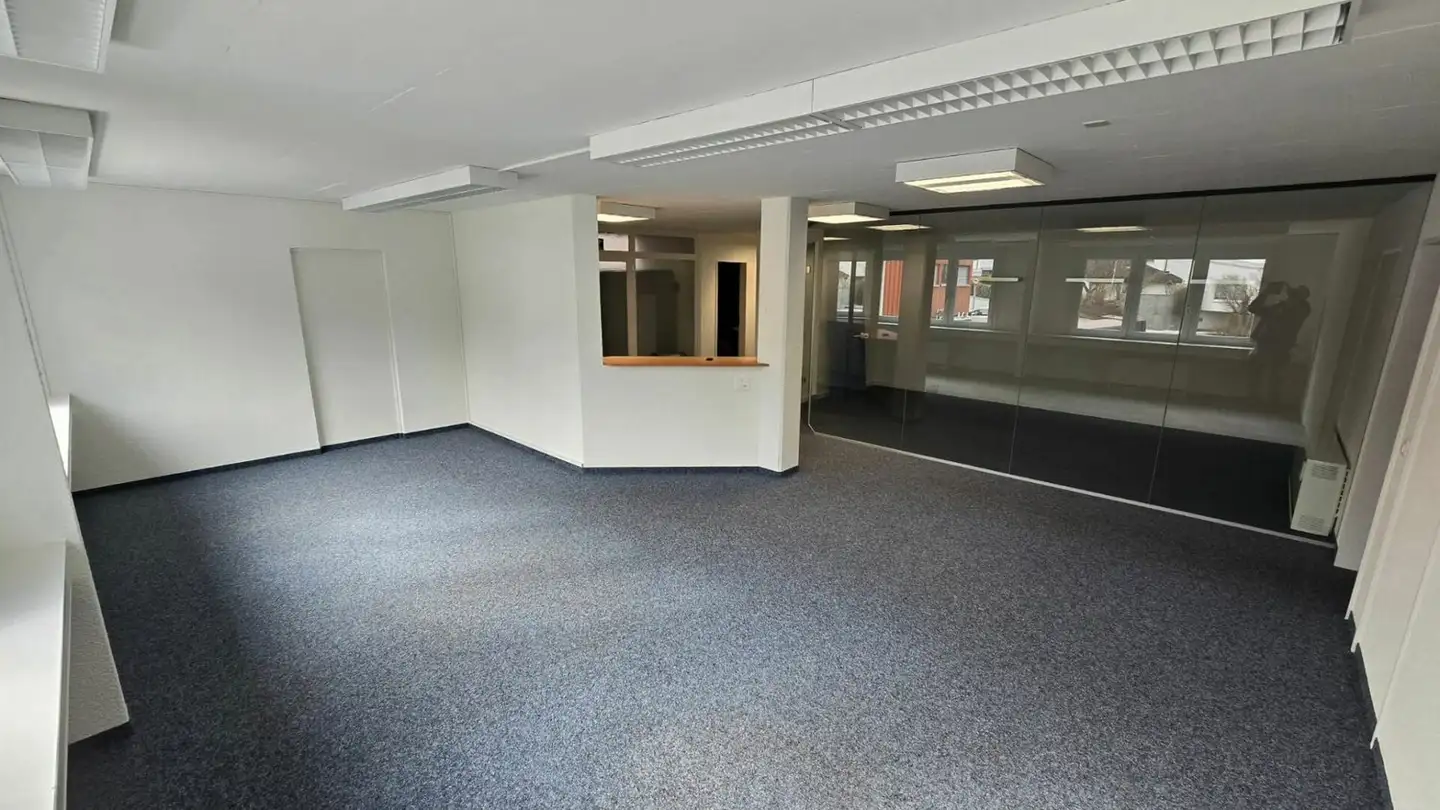 Grand magasin à louer - Steineggstrasse 32, 8852 Altendorf - Photo 2