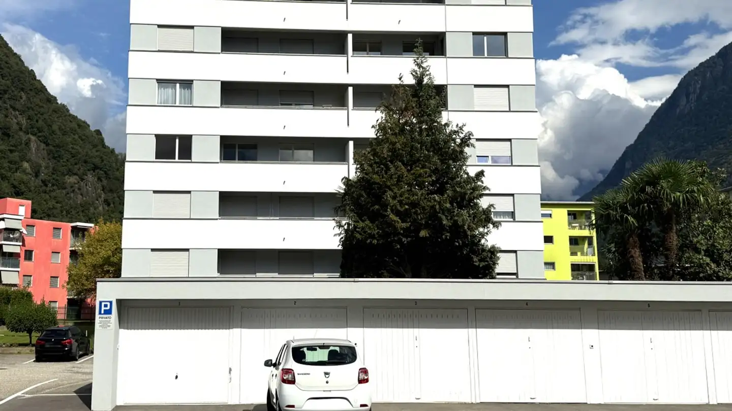 Dachgeschosswohnung kaufen - 6532 Castione