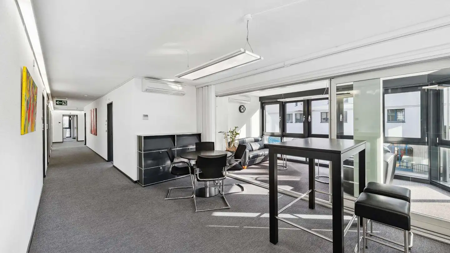 Office space for rent - 8212 Neuhausen am Rheinfall - Photo 4