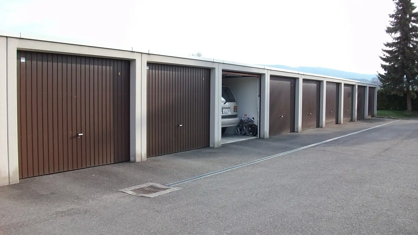 Single garage for rent - La Colombière 131, 2900 Porrentruy