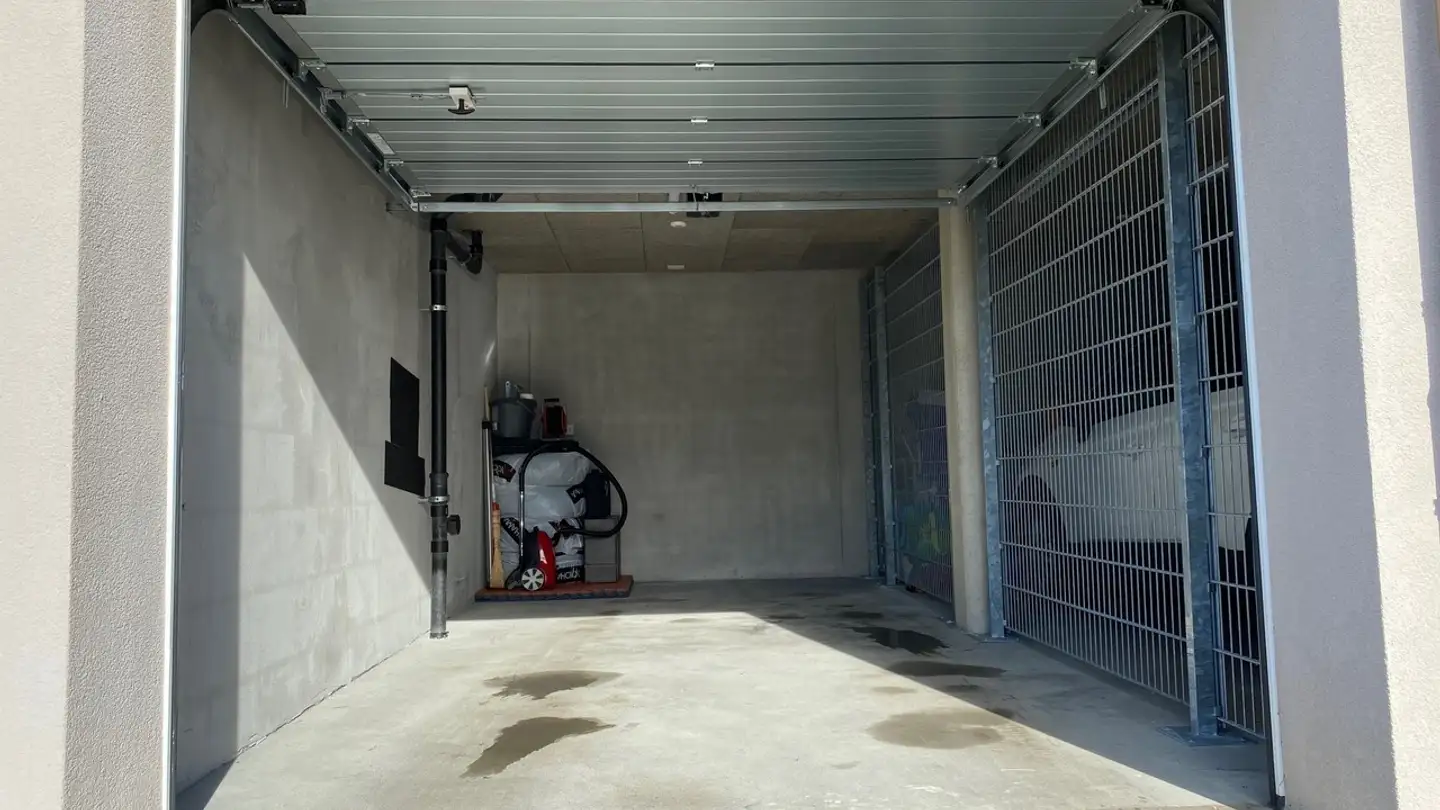 Garage for sale - Avenue De La Gare, 1523 Granges-près-Marnand