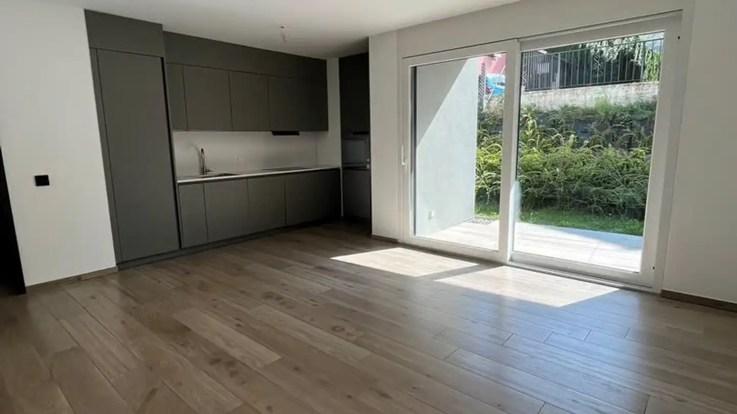 Apartment for rent - Viale Moesa 60, 6517 Arbedo - Photo 2