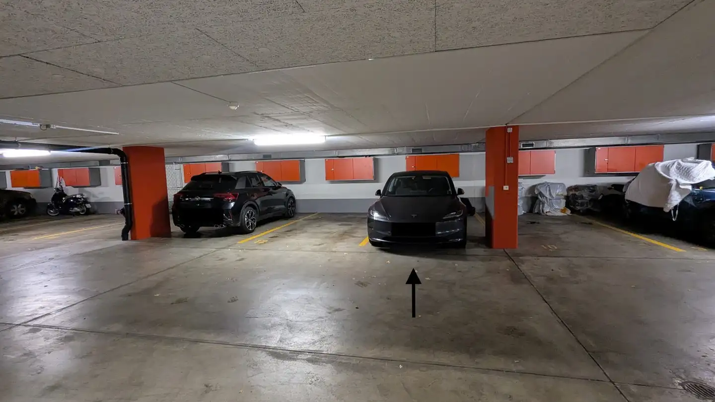 Place de parking extérieure à louer - Scheideggstrasse 89, 8038 Zürich