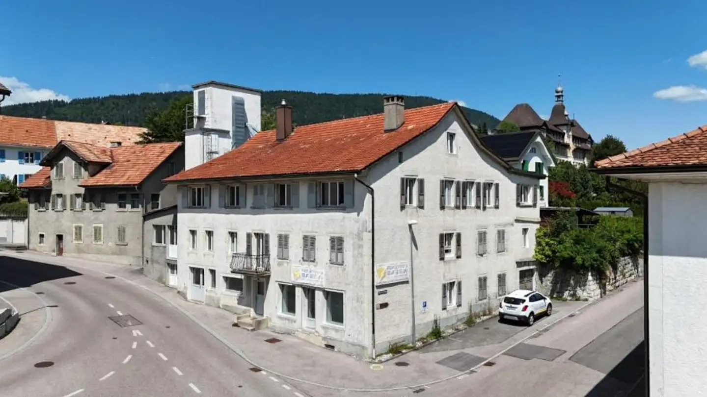 Mixed-use building for sale - 2732 Reconvilier