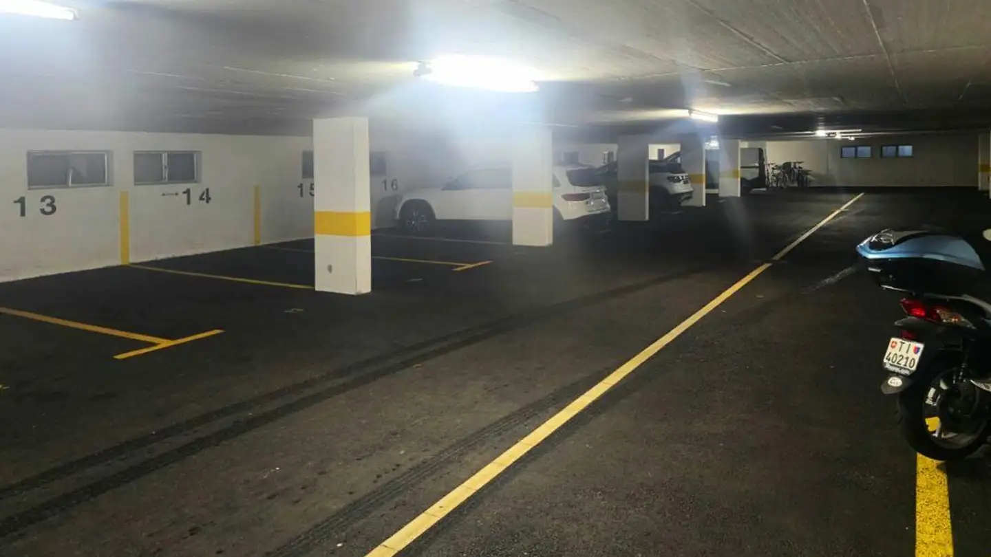 Place de parking souterraine à louer - Strada Della Brima, 6612 Ascona - Photo 2