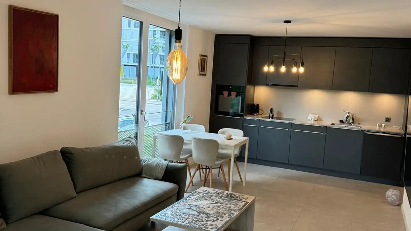 Wohnung mieten - Neunbrunnenstrasse 43, 8050 Zürich - Foto 2