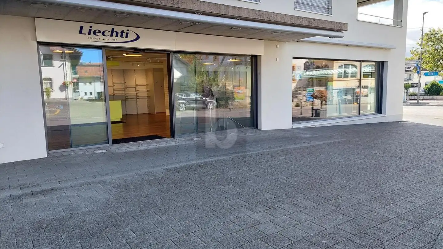 Shop for rent - 3232 Ins
