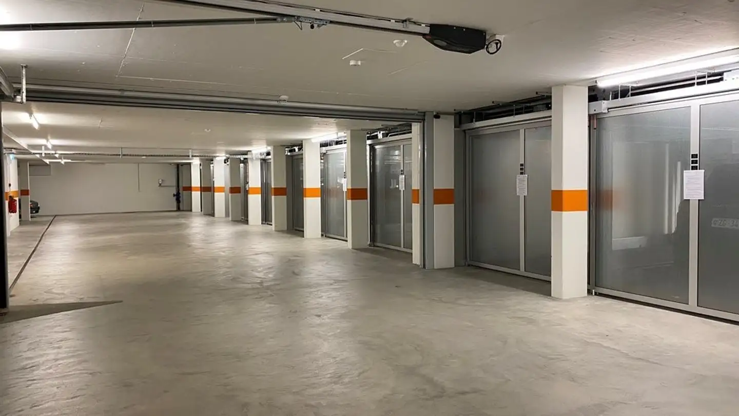Place de parking souterraine à louer - Gubelstrasse 5, 6300 Zug - Photo 2