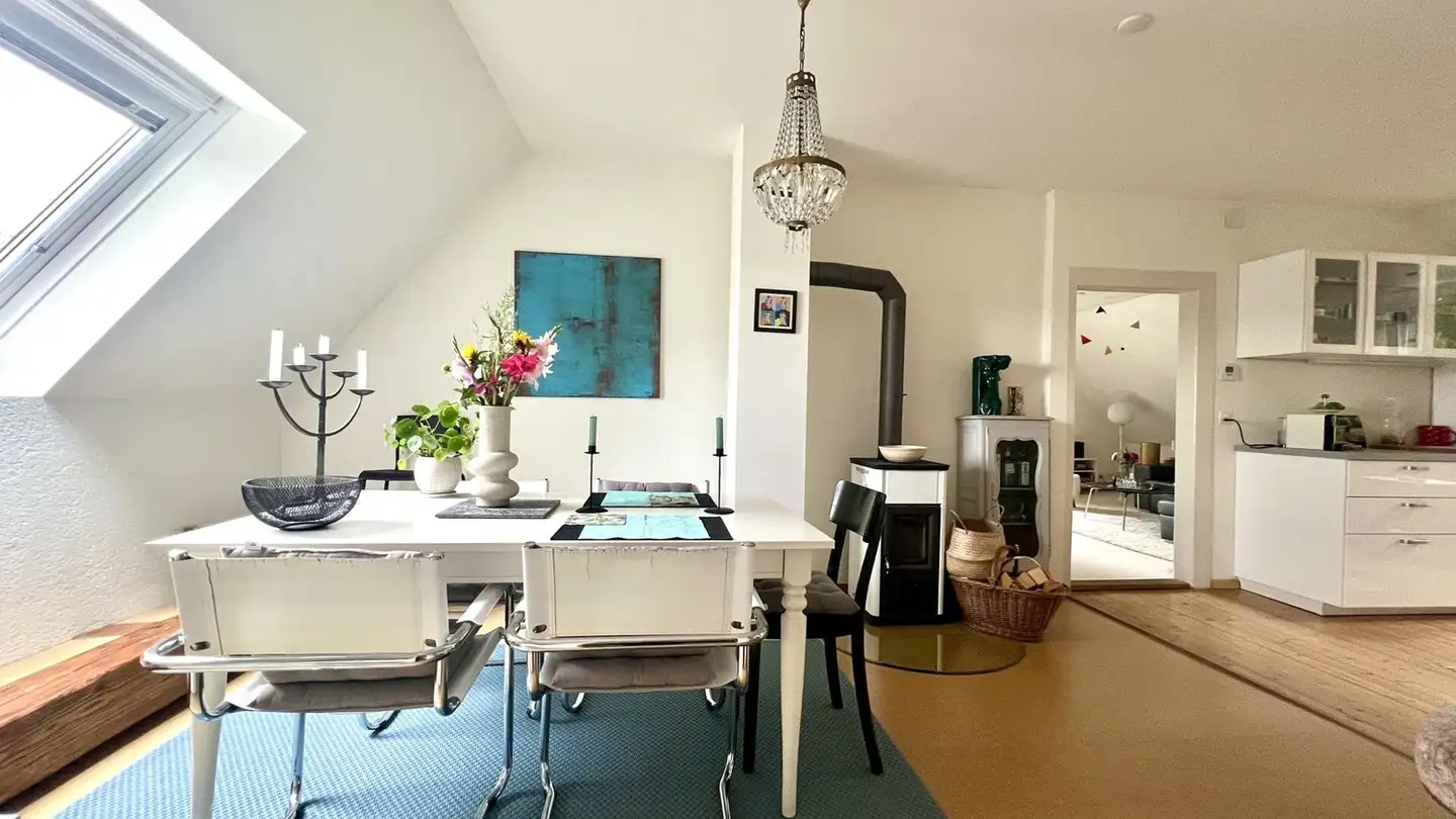 Dachgeschosswohnung mieten - Steinweg 3, 4142 Münchenstein