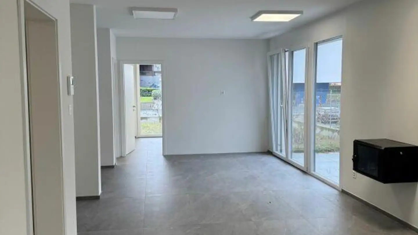 Spazio ufficio in affitto - Via Lotra 9, 6534 S. Vittore - Foto 2