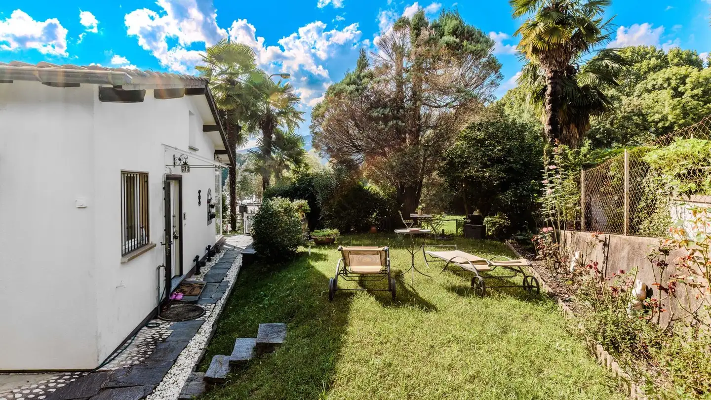 Commercial building plot for sale - 6933 Muzzano