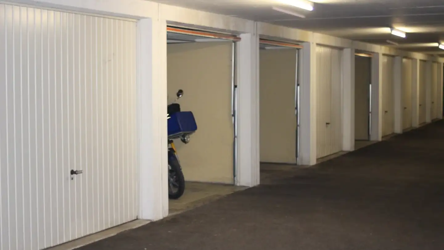 Single garage for rent - Höhenweg 6, 4912 Aarwangen - Photo 2
