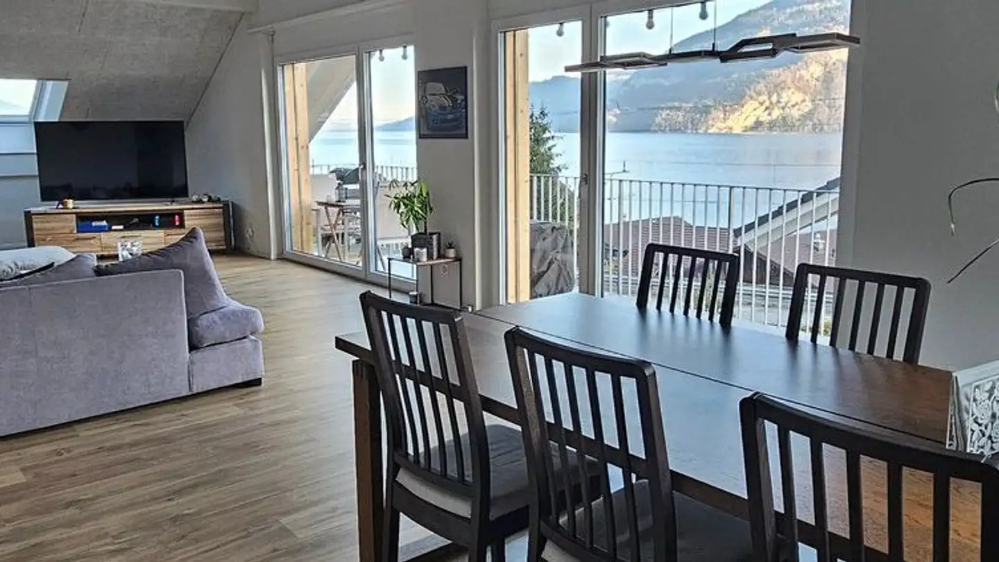 Dachgeschosswohnung mieten - Dorfstrasse 14, 3706 Leissigen