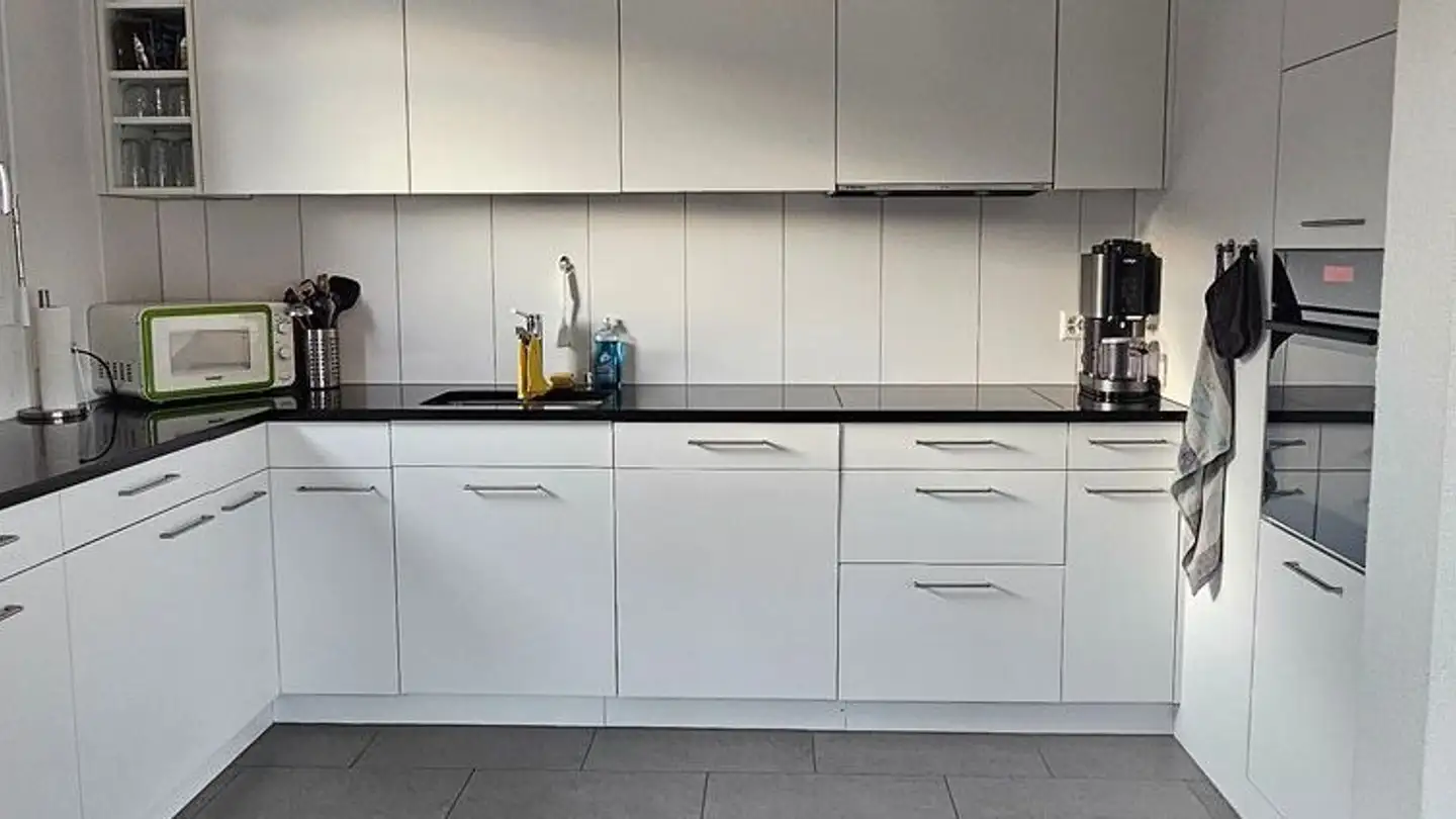 Dachgeschosswohnung mieten - Dorfstrasse 14, 3706 Leissigen - Foto 3
