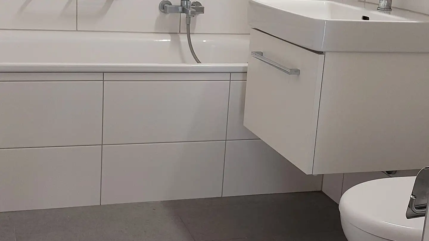 Dachgeschosswohnung mieten - Dorfstrasse 14, 3706 Leissigen - Foto 4