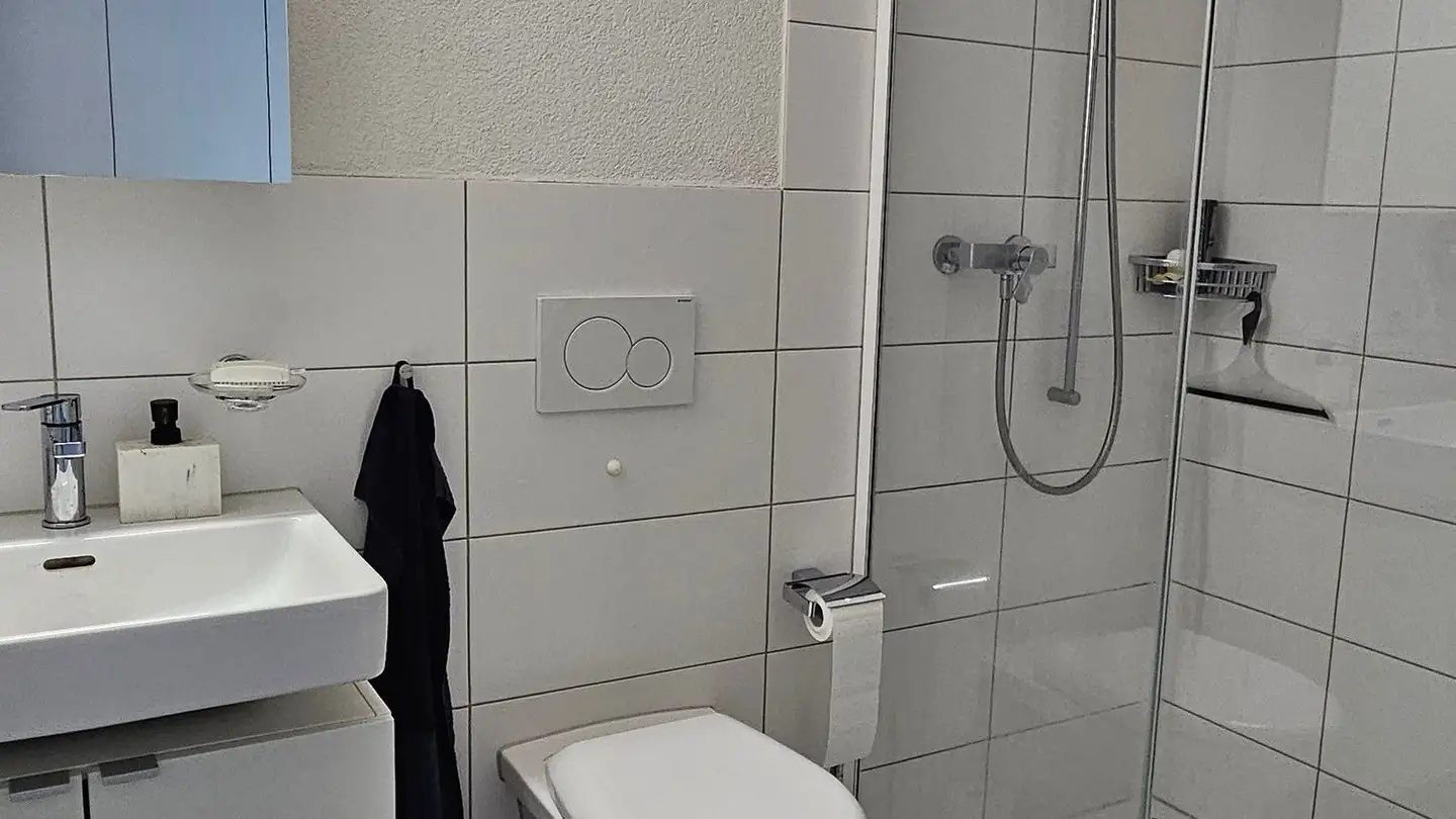Dachgeschosswohnung mieten - Dorfstrasse 14, 3706 Leissigen - Foto 2