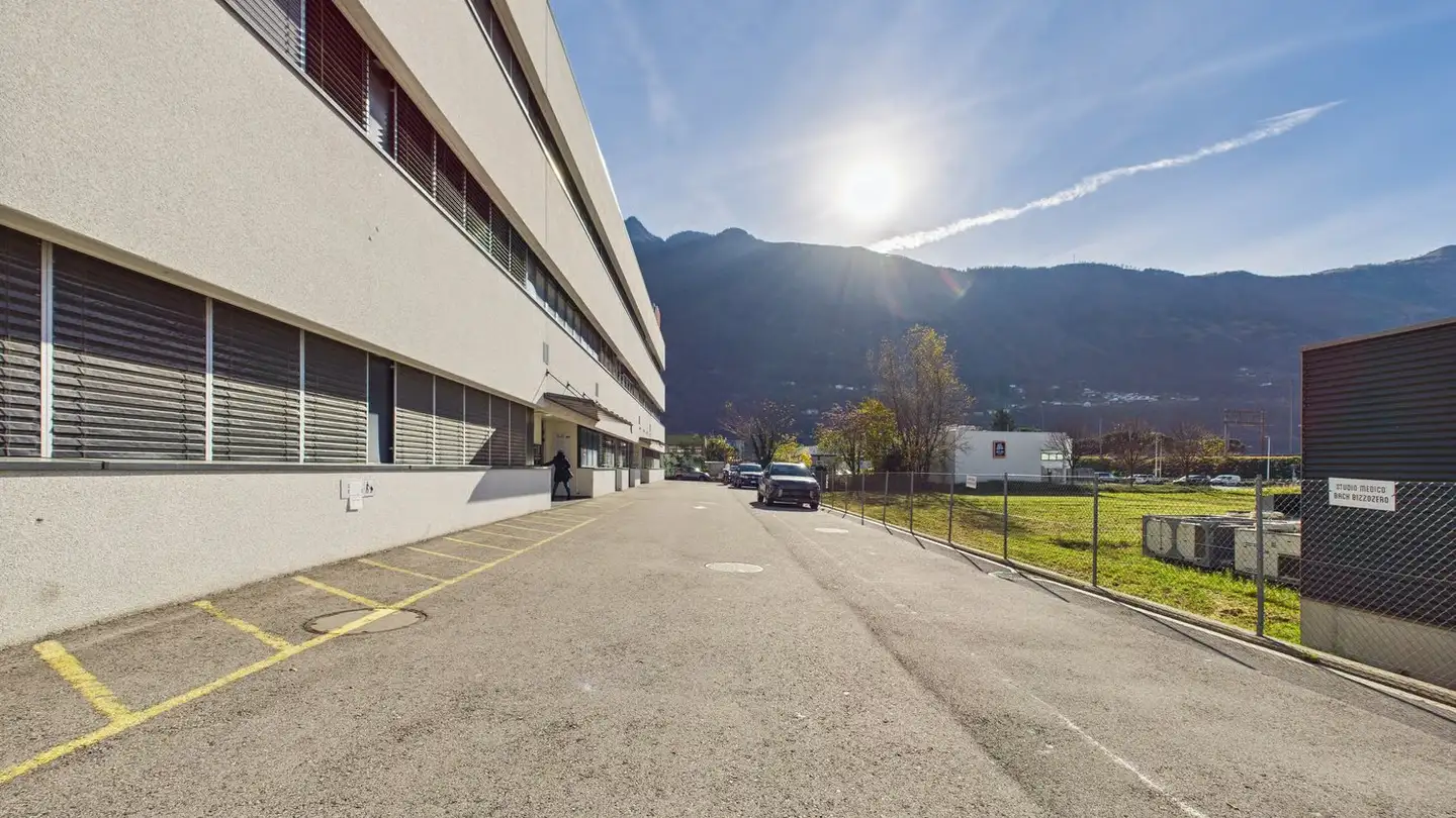 Grande magazzino in vendita - 6512 Giubiasco - Foto 4