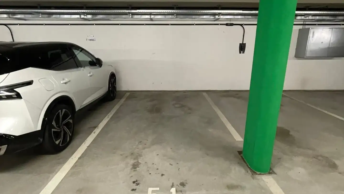 Place de parking souterraine à louer - Parkweg 2, 8952 Schlieren