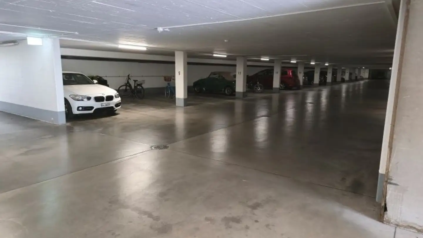 Garage individuel à louer - Hohlweg 1, 8645 Jona