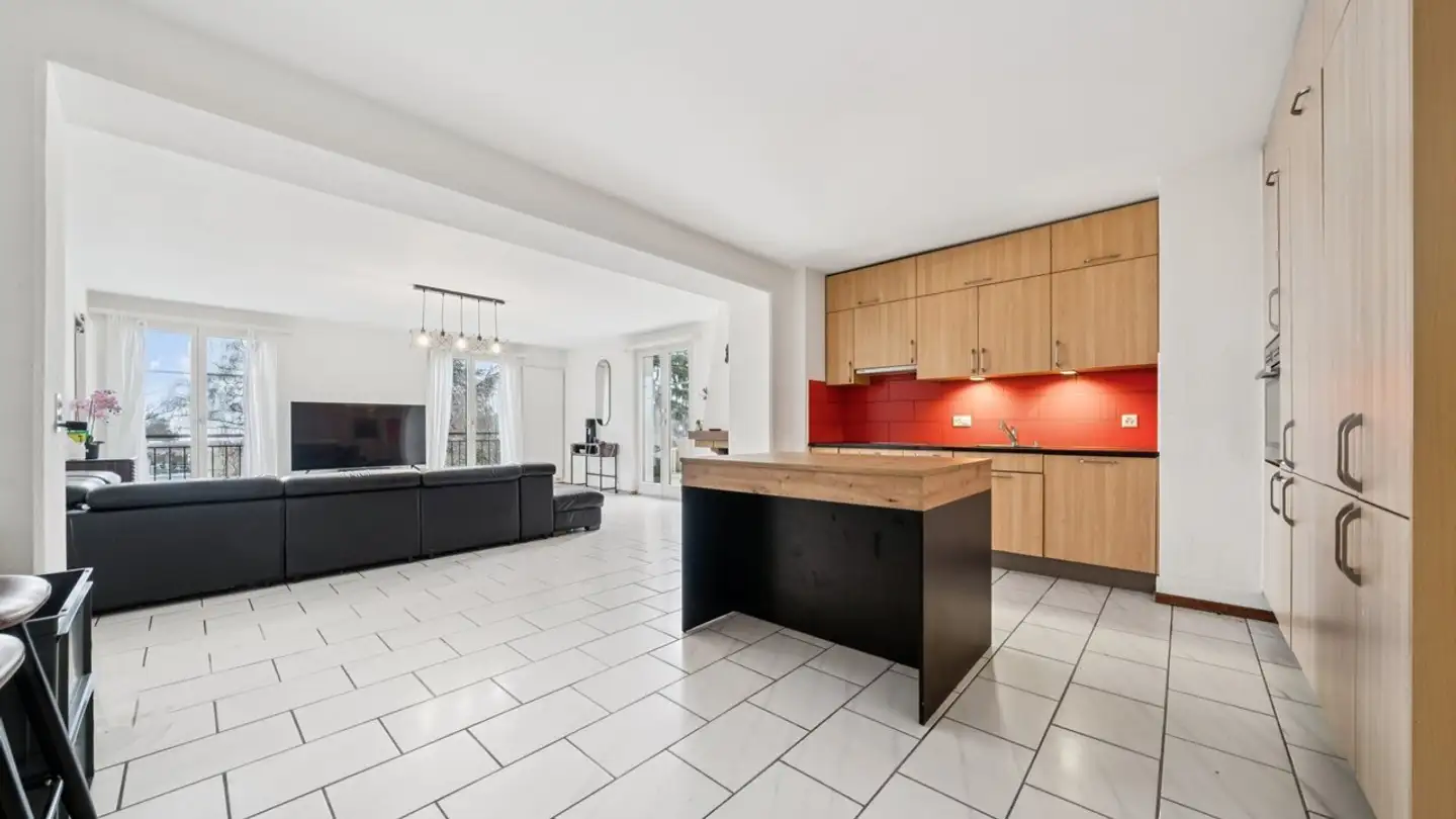 Villa for sale - 2035 Corcelles NE