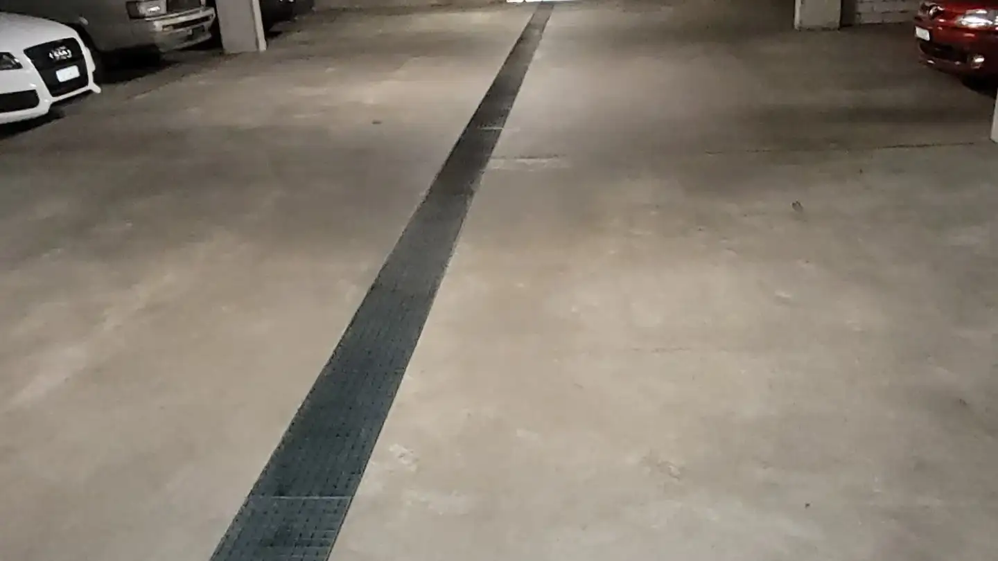 Place de parking souterraine à louer - Baslerstrasse 195, 4123 Allschwil