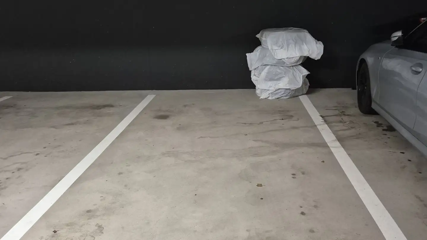 Garage individuel à louer - Widmerstrasse 85, 8038 Zürich