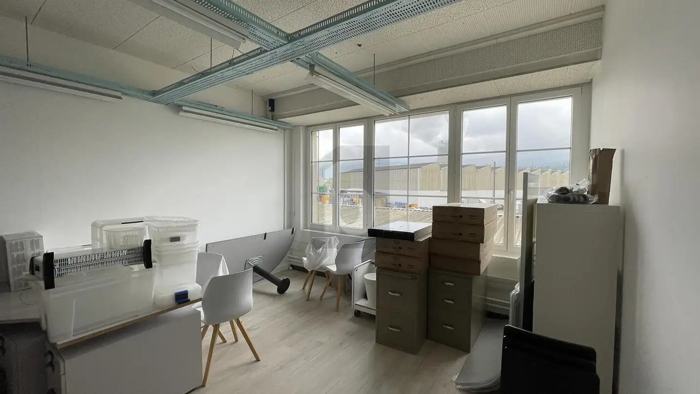 Bürofläche mieten - 4658 Däniken SO