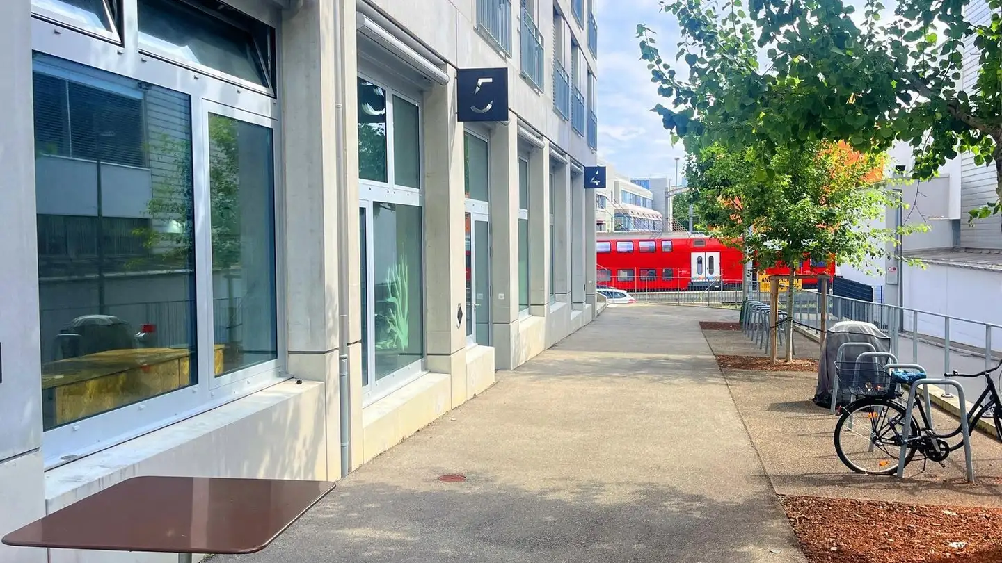 Commercial for rent - Uetlibergstrasse 111b, 8045 Zürich