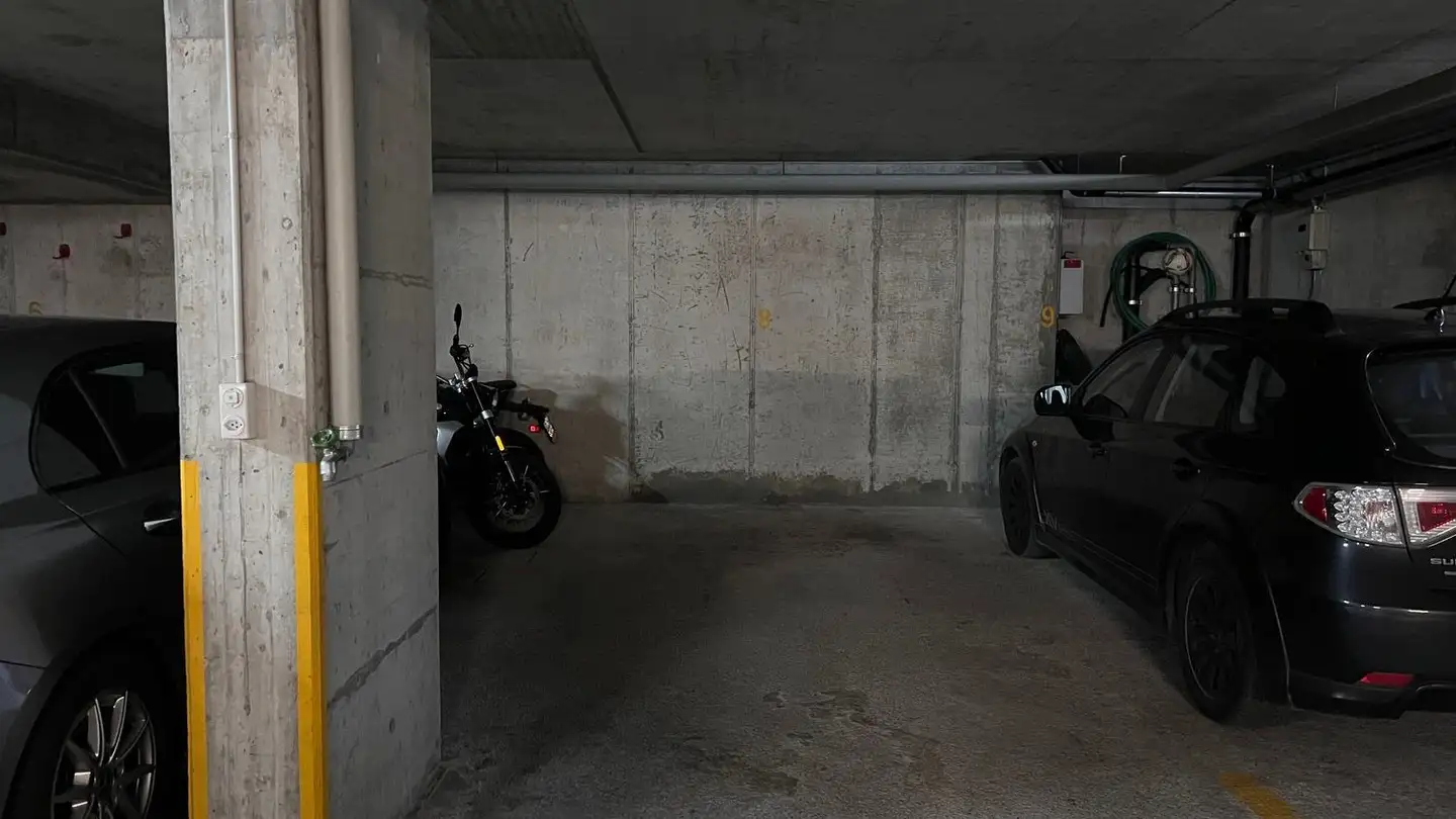 Place de parking souterraine à louer - Mühlegasse 4, 8902 Urdorf
