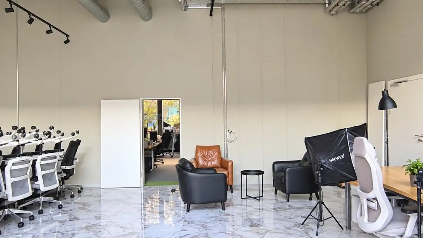 Commercial à louer - Sulzerallee 80, 8409 Winterthur