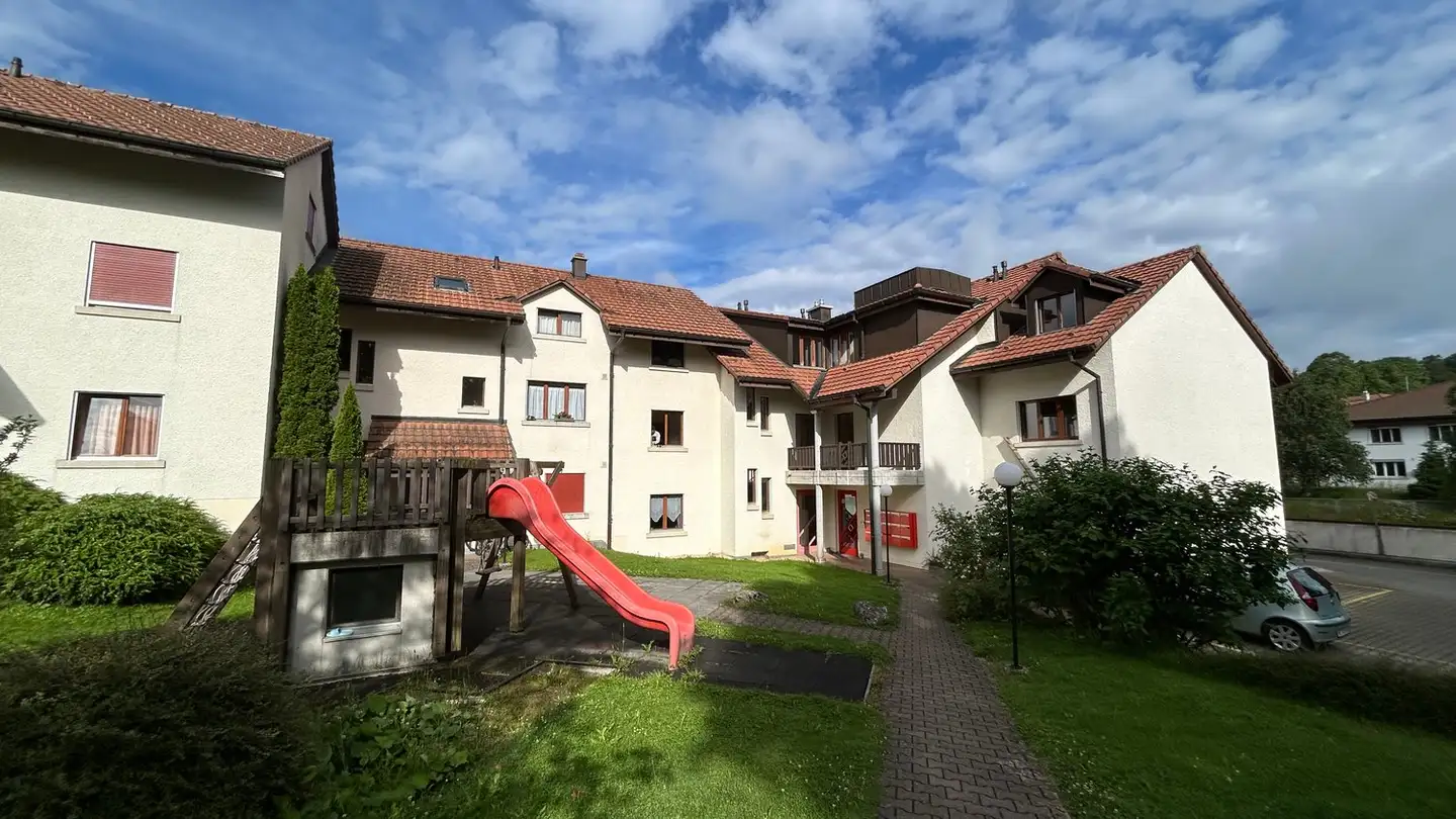 Place de parking souterraine à louer - Passage De La Poste 5, 2714 Les Genevez JU