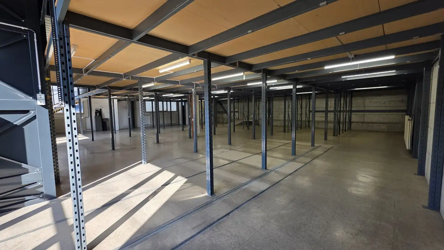 Spazio di archiviazione in affitto - Via Zandone 15, 6616 Losone - Photo 3