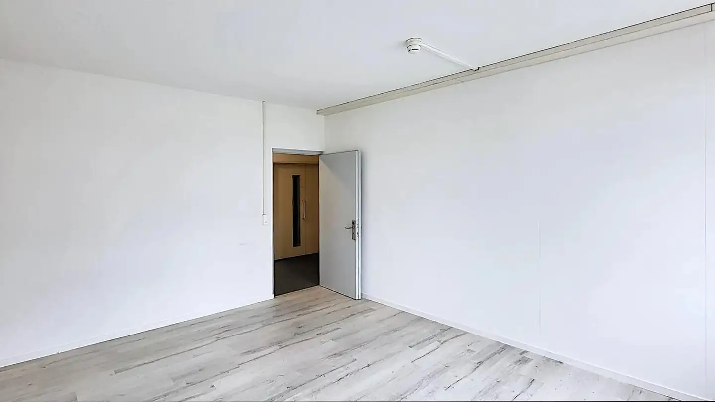 Office space for rent - Eichtalstrasse 55, 8634 Hombrechtikon