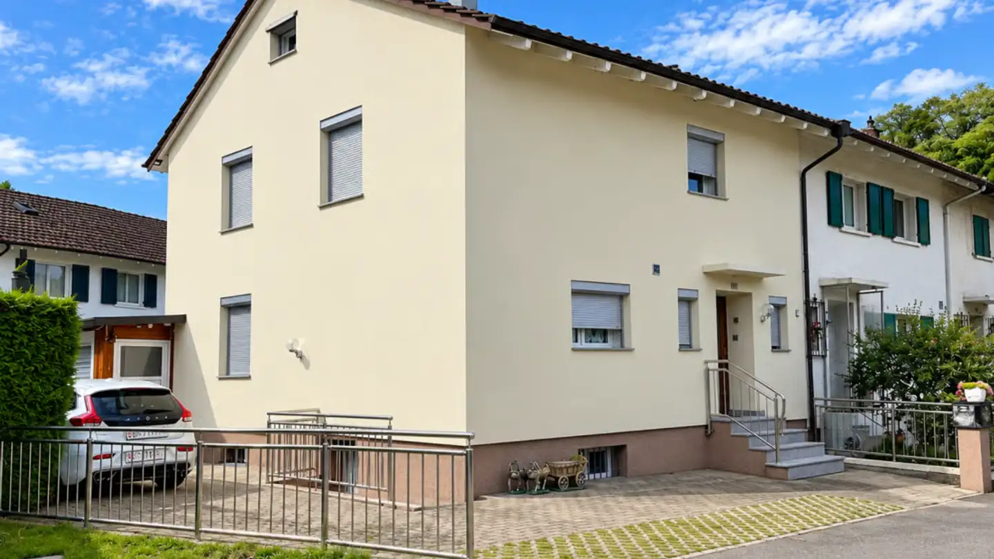 Row house for sale - 4663 Aarburg