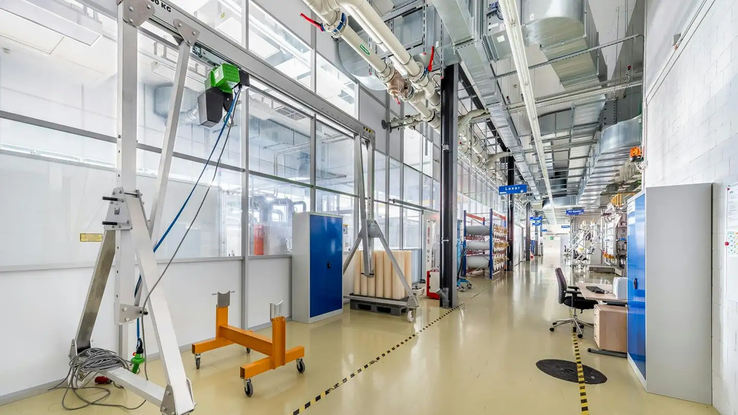 Gewerbe mieten - Gewerbestrasse 16, 8155 Niederhasli - Foto 2