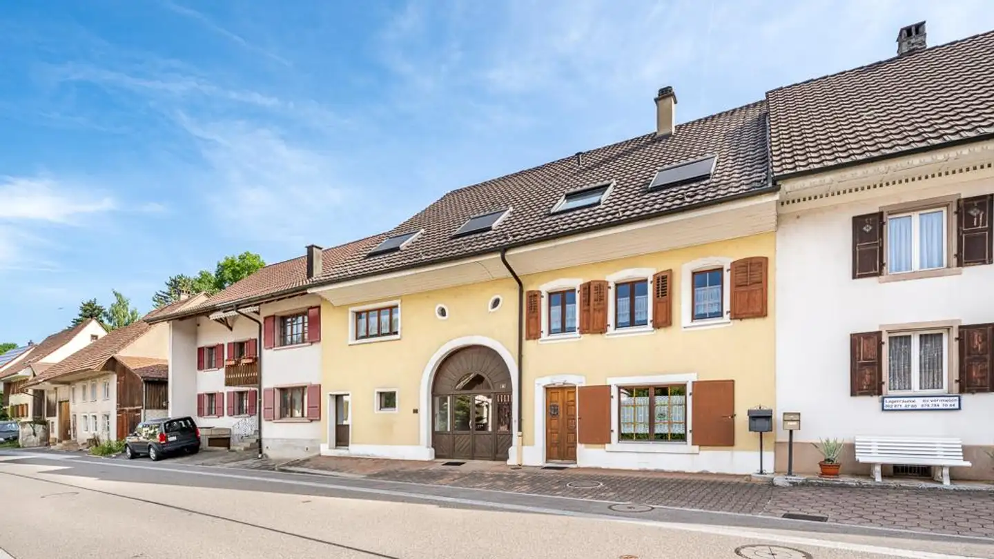 Edificio residenziale in vendita - Hauptstrasse 41, 4316 Hellikon